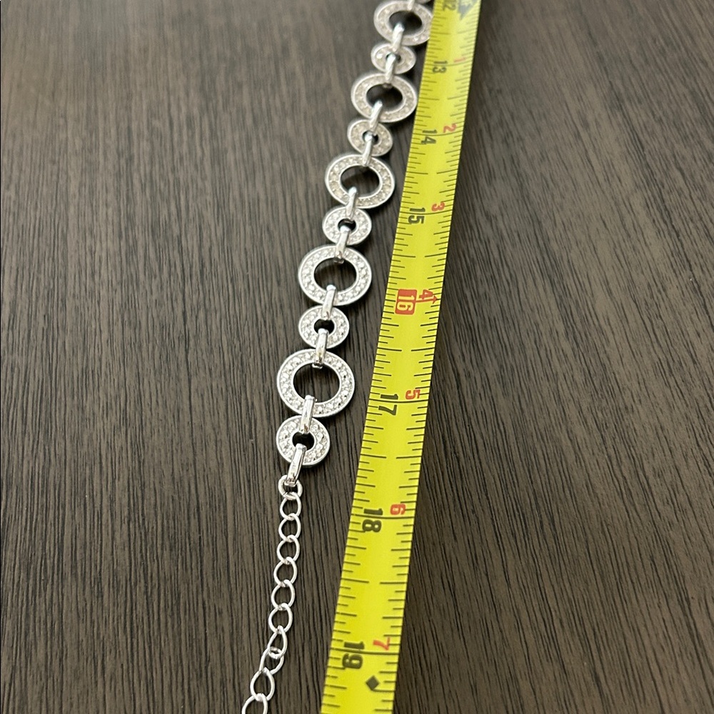 Chic Silver Circle Link Necklace - Picture 4 of 4